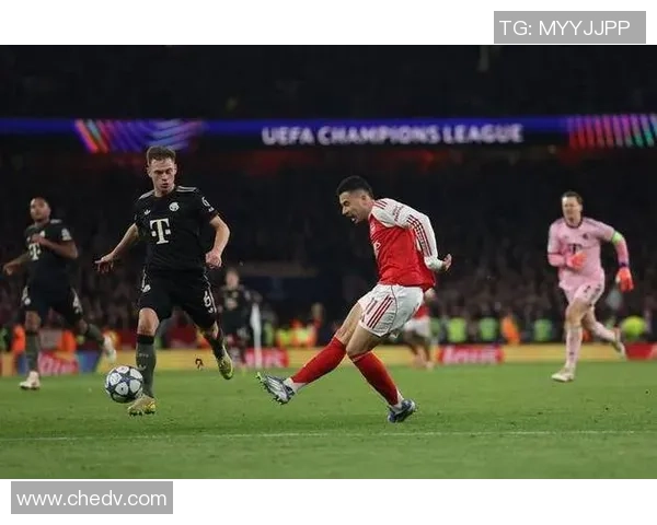 意甲精彩对决阿森纳与拜仁激战成平局神扑瞬间引发全场狂欢与转会传闻