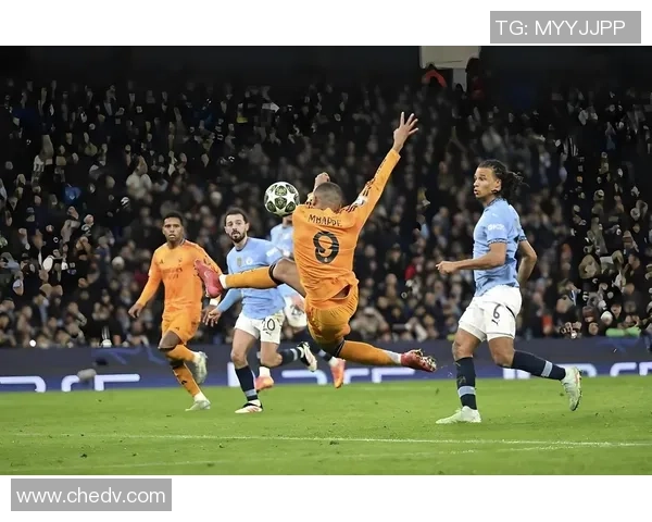 欧冠激战：多特蒙德逆转尤文图斯四比三神奇扑救引发全场狂欢与十大精彩进球