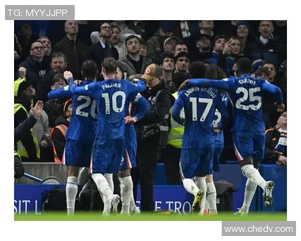 欧冠激战：那不勒斯与波尔图1比1平局补时进球引发全场狂欢